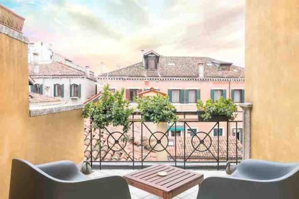 Ca' Pesaro Rooftop Terrace Apartment. 베니스 외부 사진