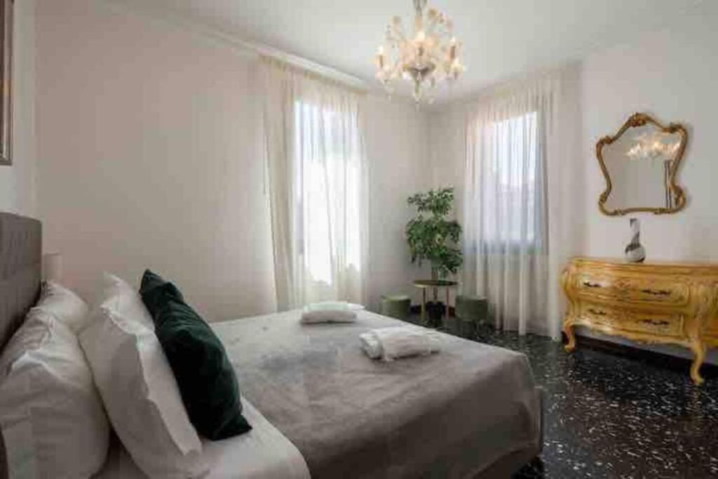 Ca' Pesaro Rooftop Terrace Apartment. 베니스 외부 사진